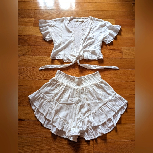 Ocean Drive Other - [SOLD] Ocean drive white matching beach set
